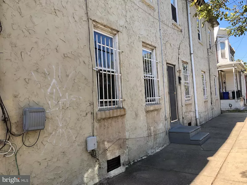 827 WALNUT ST, Camden, NJ 08103