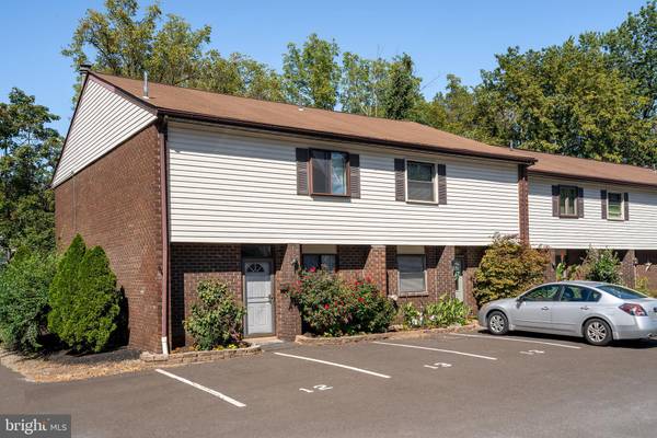 13 VILLAGE PL, Hatboro, PA 19040