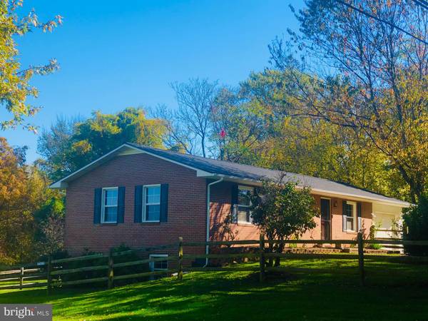 1004 KING LEAR DR, Charles Town, WV 25414