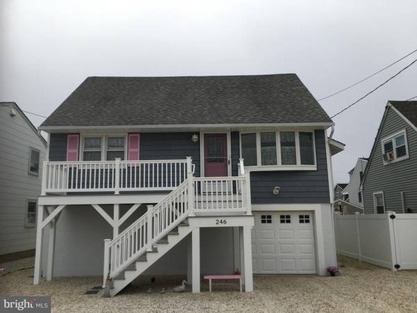 246 W 14TH ST W, Ship Bottom, NJ 08008