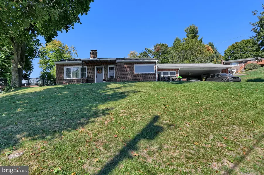 226 HIGHLAND AVE, Waynesboro, PA 17268