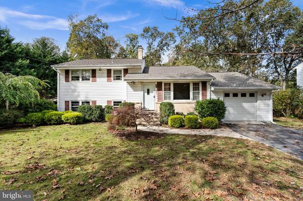 121 RIDGE RD, Southampton, NJ 08088