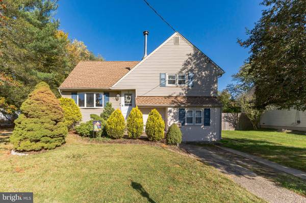 529 SPRUCE AVE, Pitman, NJ 08071