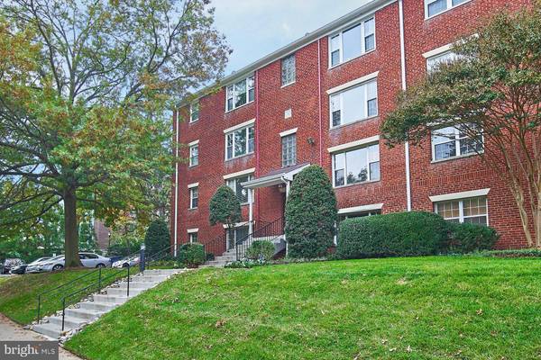 Arlington, VA 22209,1220 N MEADE ST #3