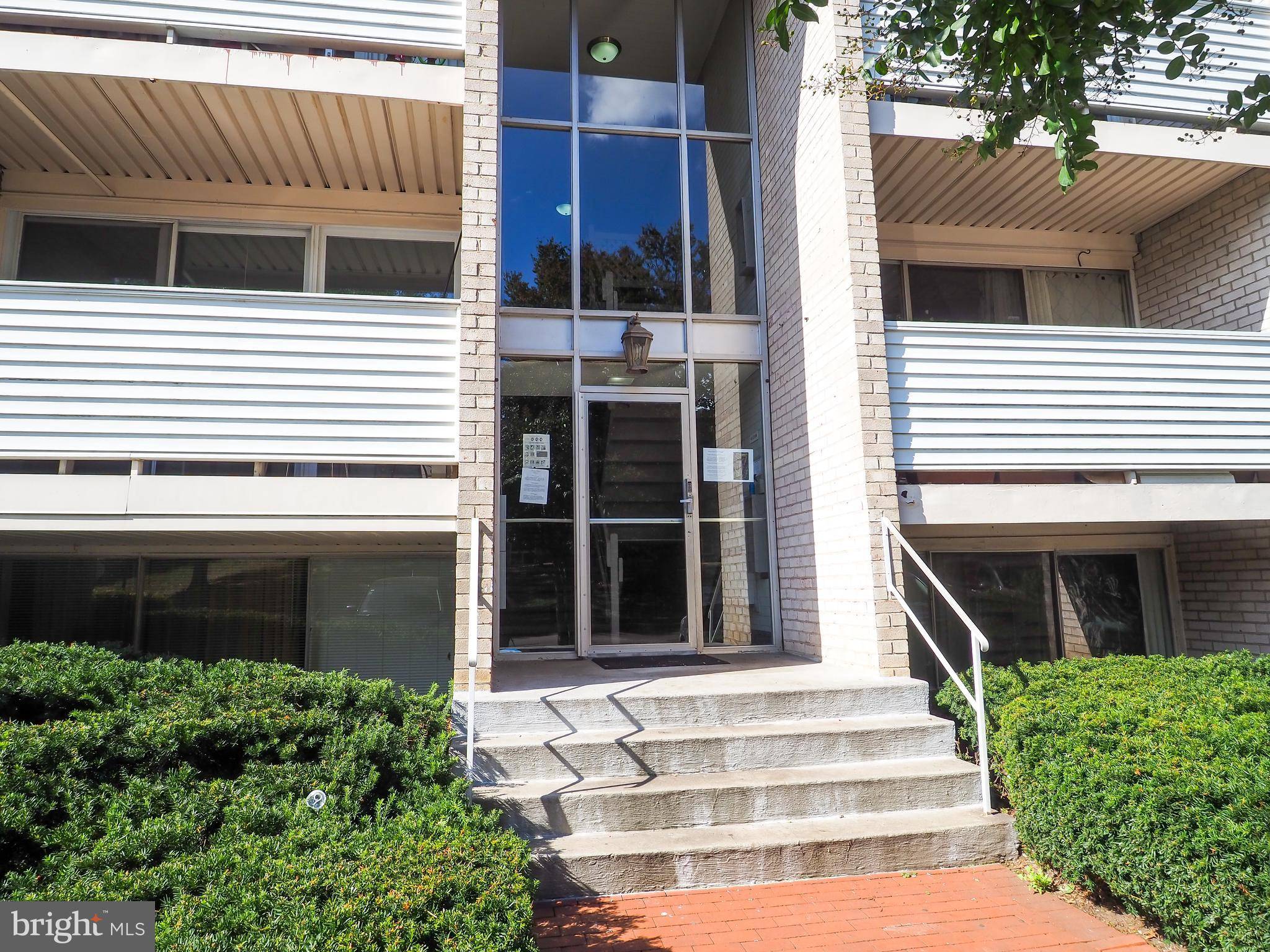 5604 BISMACH DR #2, Alexandria, VA 22312