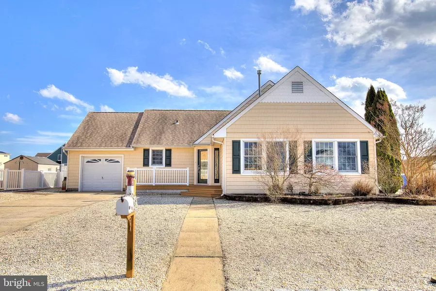 125 ARTHUR DR, Manahawkin, NJ 08050