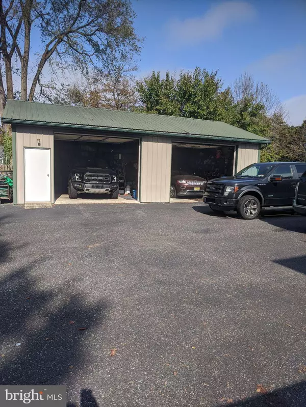 Berlin, NJ 08009,6 W BROAD ST