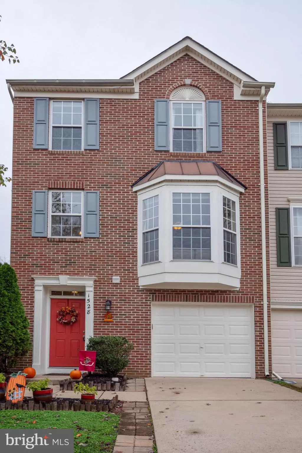 Woodbridge, VA 22191,1528 GROSBEAK CT