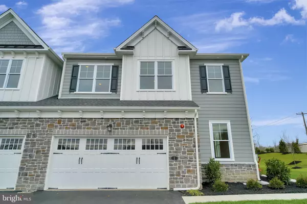 Doylestown, PA 18901,3 ELIZABETH LN #LEIGHTON