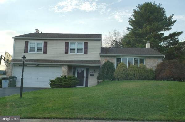 1230 STUART LN, Southampton, PA 18966