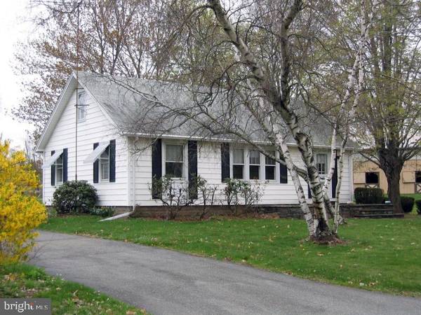 323 MILLER RD, Stroudsburg, PA 18360