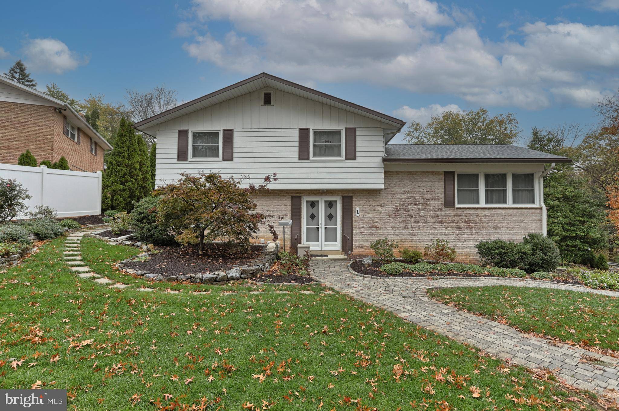 1 W SHORE DR, Camp Hill, PA 17011