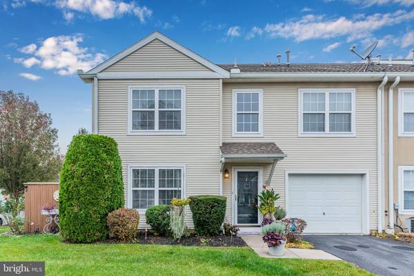 2 COURT LN, Carlisle, PA 17013