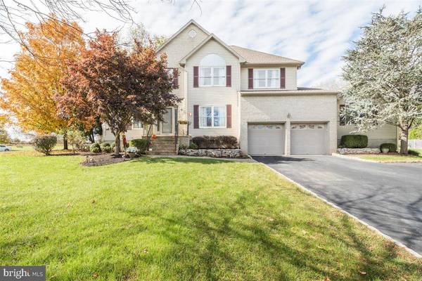 1 HUGHEY LN, Hillsborough, NJ 08844