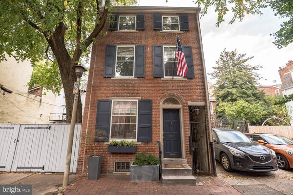 1225 WAVERLY WALK, Philadelphia, PA 19147