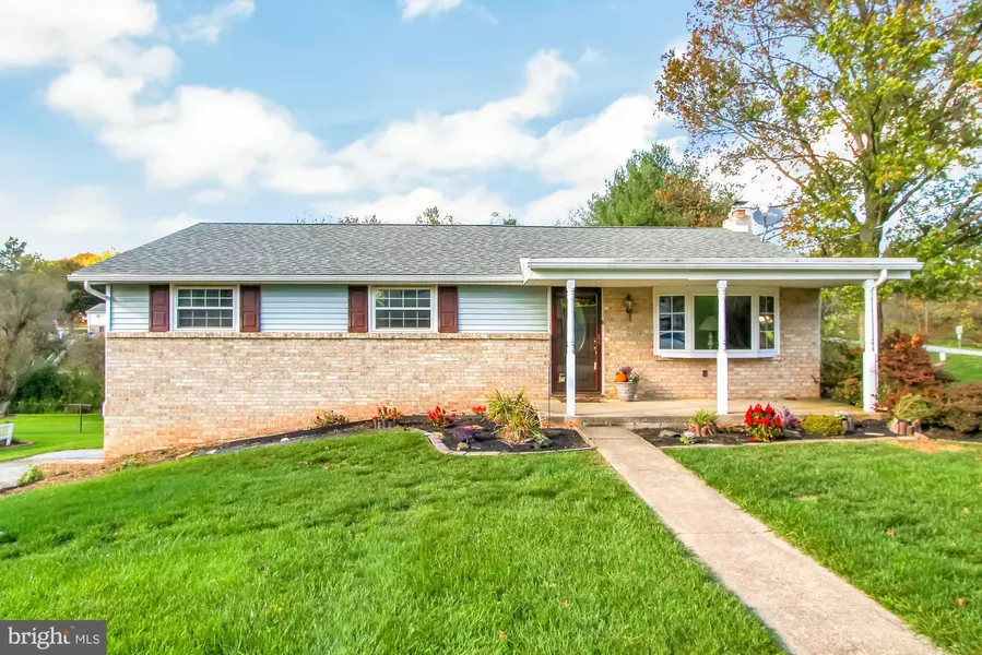 312 FREDERICK DR, Dallastown, PA 17313