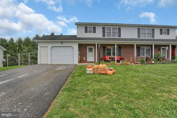 18 HOLLY CT, Shippensburg, PA 17257