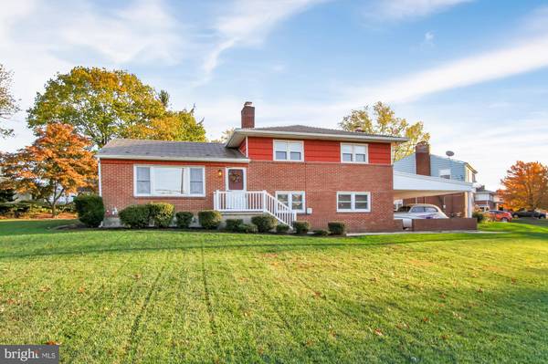 2400 WARWICK RD, York, PA 17408