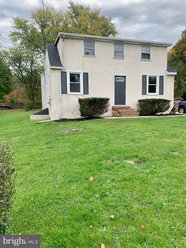 2097 FARMINGTON AVE, Boyertown, PA 19512