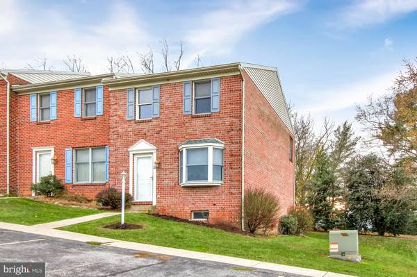 62 HUNTERS RUN CT, Red Lion, PA 17356