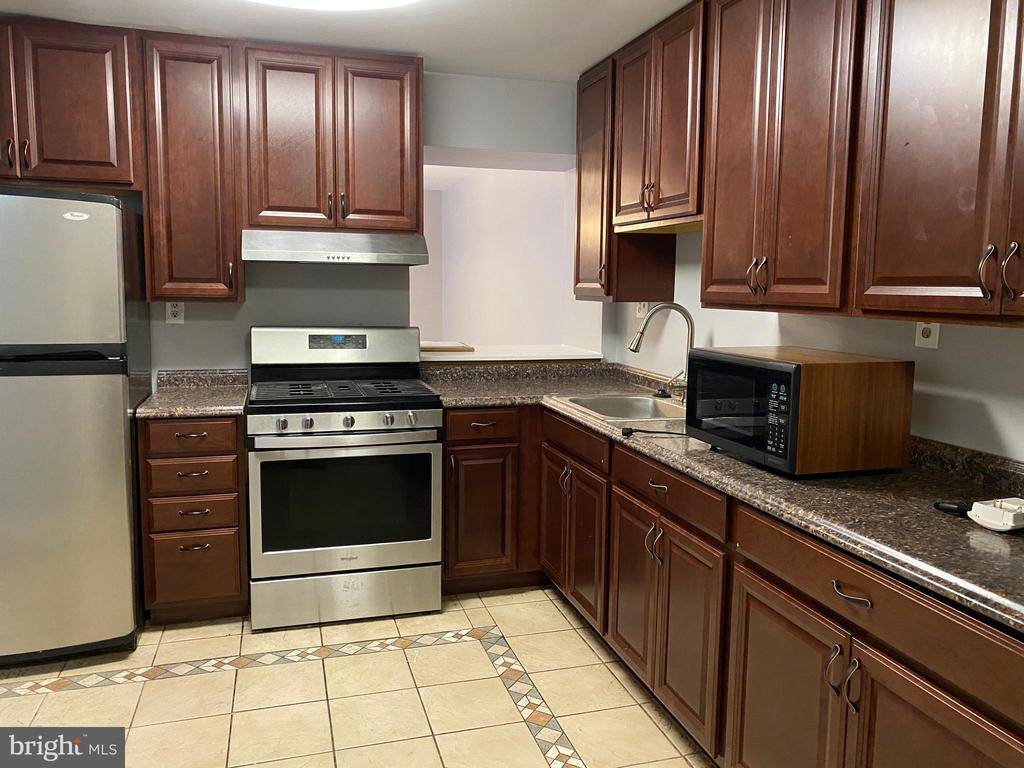 Baltimore, MD 21215,7121 PARK HEIGHTS AVE #B106