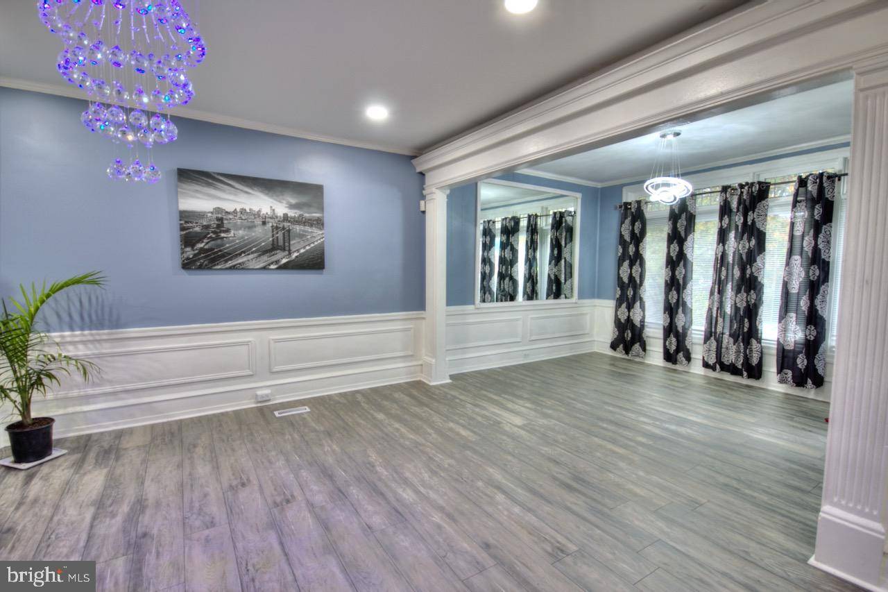 Philadelphia, PA 19141,5743 N 13TH ST