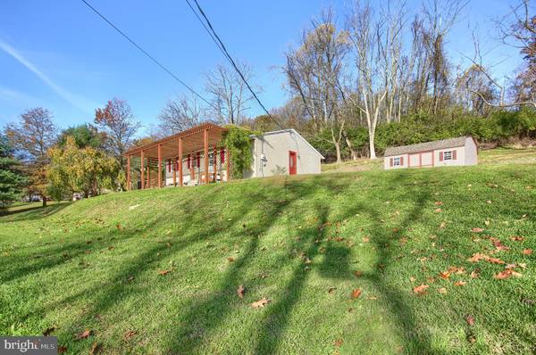 Reinholds, PA 17569,29 KEENER RD