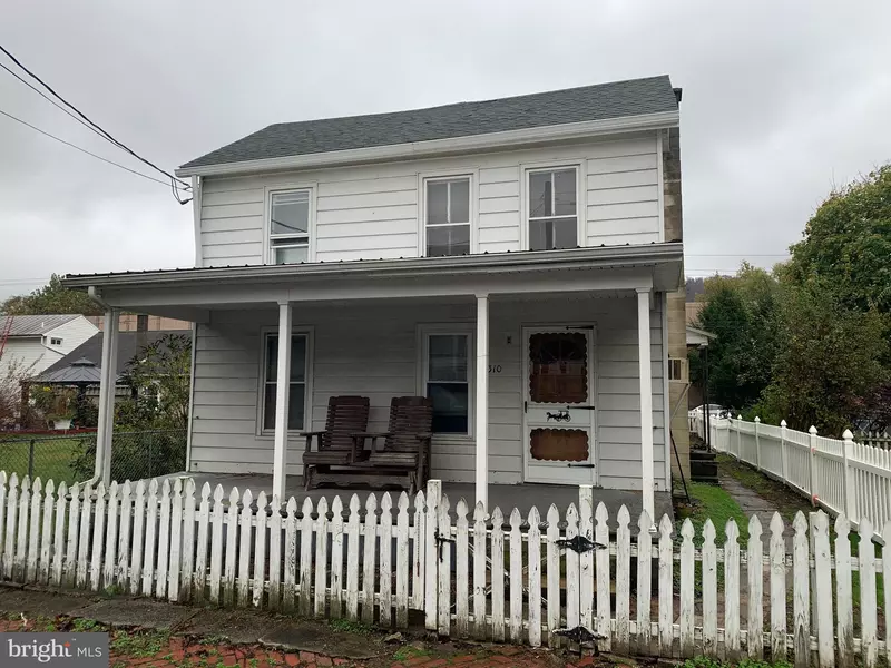 310 JUNIATA ST, Dauphin, PA 17018