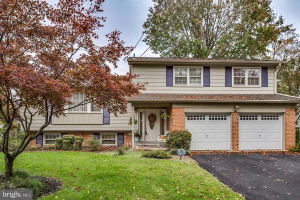 13 LOCUST GROVE RD, Cherry Hill, NJ 08003