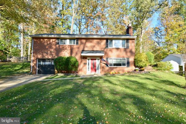 5613 FLAG RUN DR, Springfield, VA 22151