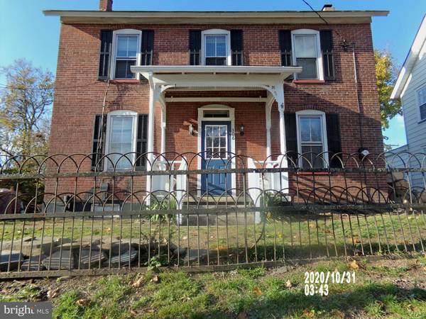 306 MONROE ST, East Stroudsburg, PA 18301