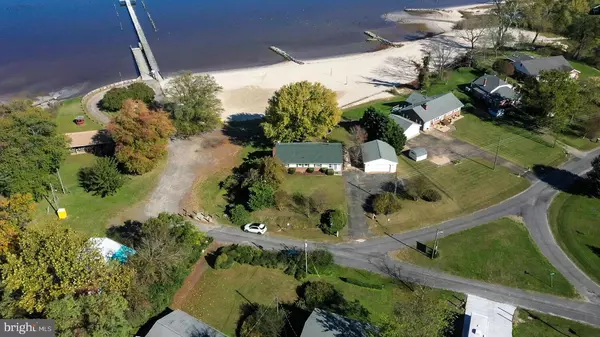 Colonial Beach, VA 22443,294 E POTOMAC DR