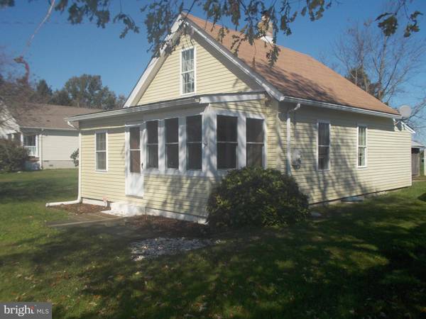 62 BAYVIEW AVE, Frederica, DE 19946