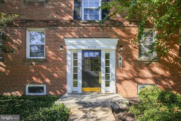 1812 W ABINGDON DR #101, Alexandria, VA 22314