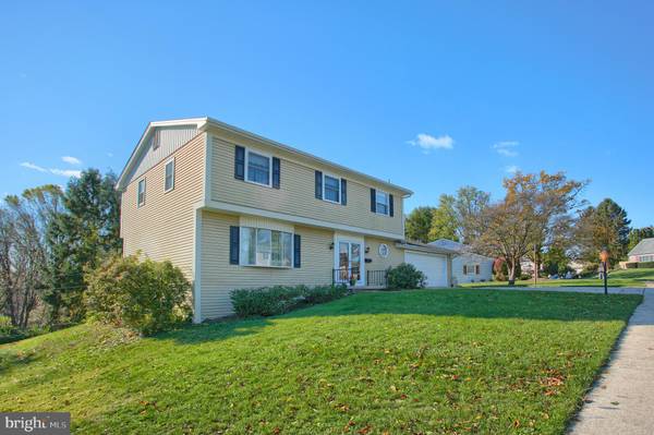 33 FARM HOUSE LN, Camp Hill, PA 17011