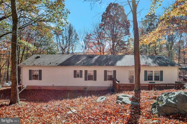 566 WILD APPLE LN., Paw Paw, WV 25434