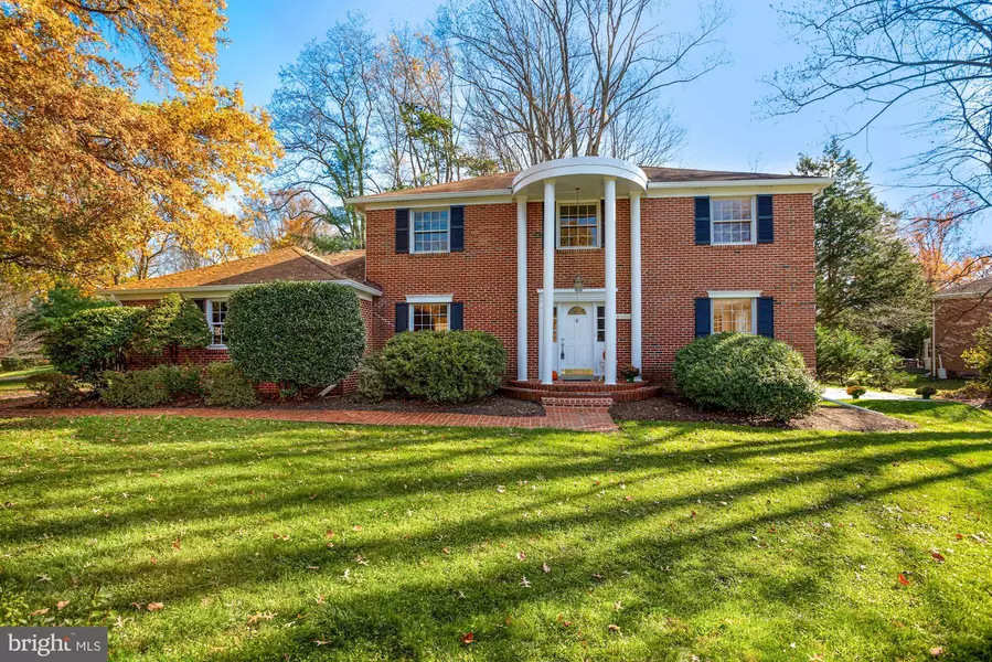 6533 SUNNY HILL CT, Mclean, VA 22101