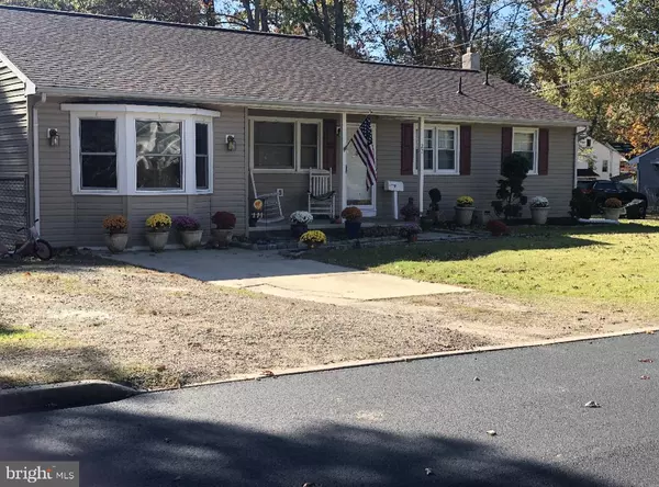 22 PINE GROVE AVE, Lindenwold, NJ 08021