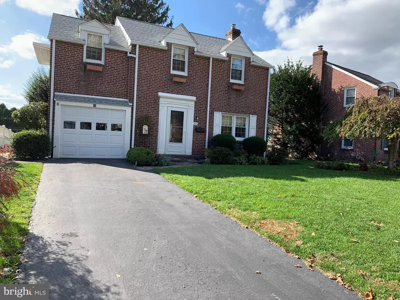 42 TREATY RD, Drexel Hill, PA 19026