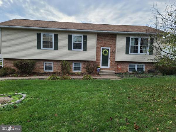 207 SOUTHEAST DR, Hamburg, PA 19526