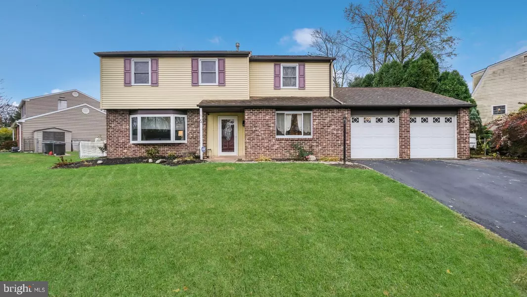 44 DAWN RD, Levittown, PA 19056