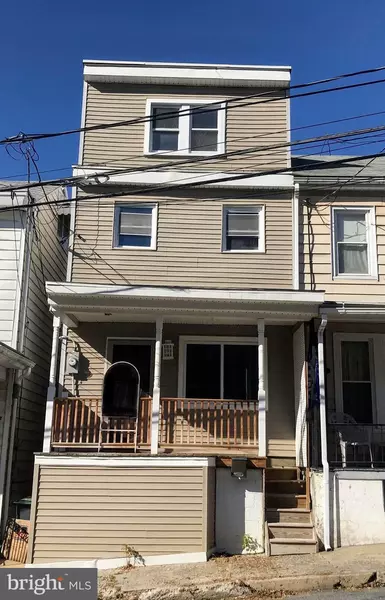 27 E UNION ST, Schuylkill Haven, PA 17972