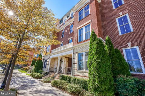 2406 POTOMAC AVE #102, Alexandria, VA 22301