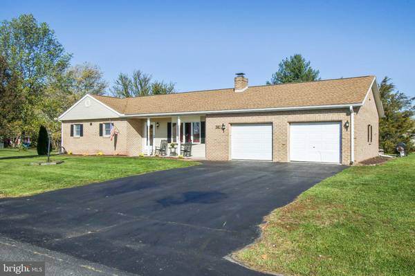 32 CREST VIEW LN, Gettysburg, PA 17325