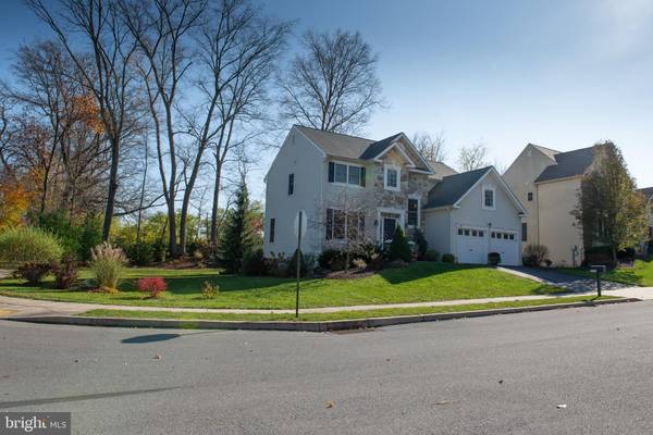 3165 OVERLOOK DR, Emmaus, PA 18049