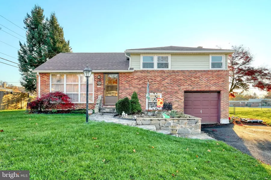 2462 BROOKSIDE LN, York, PA 17402