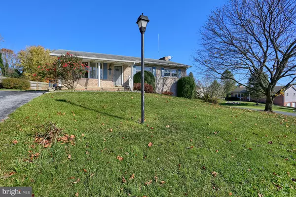 44 MARIBETH DR, Chambersburg, PA 17202