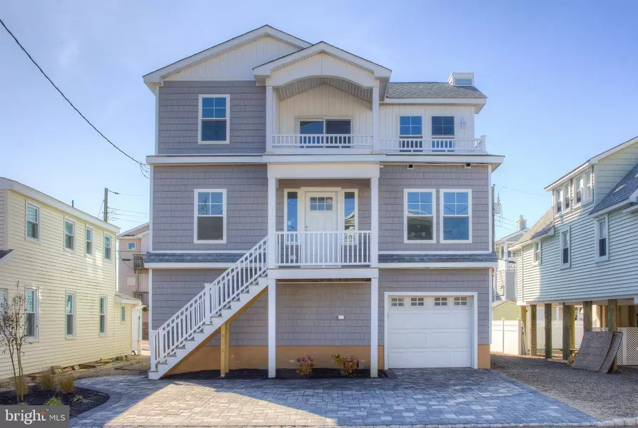 106 W 26TH ST, Ship Bottom, NJ 08008