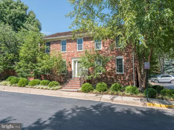 Mclean, VA 22101,7348 LEWINSVILLE SQUARE PL