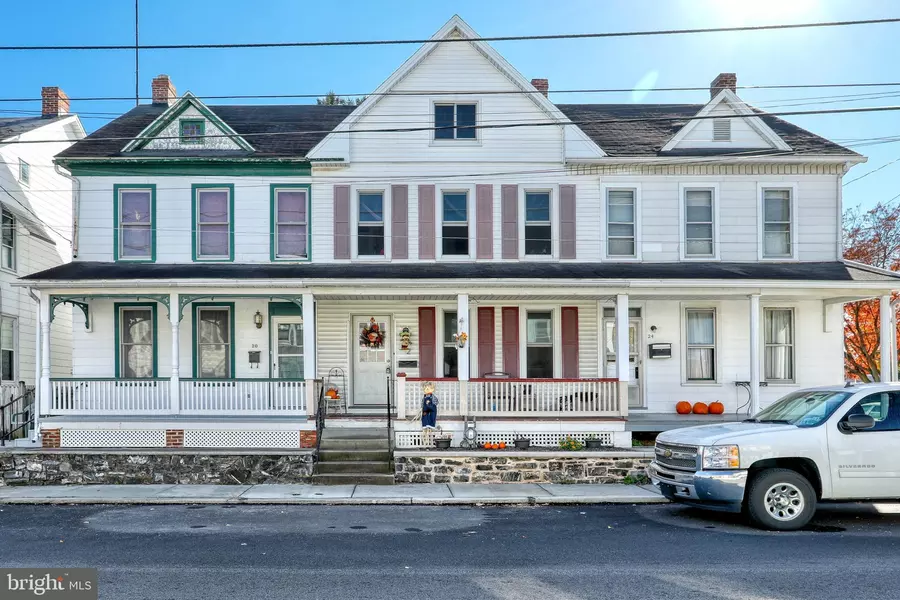 22 W MIDDLE ST, Hanover, PA 17331